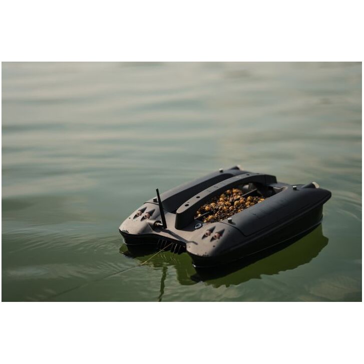 Deeper Quest voerboot + Hurricane 2 baitspreaders