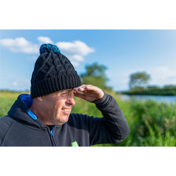 Preston Knitted Bobble