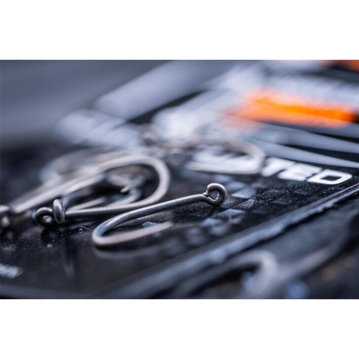 Guru Super MWG Hook Size 8 (Barbless/Eyed)