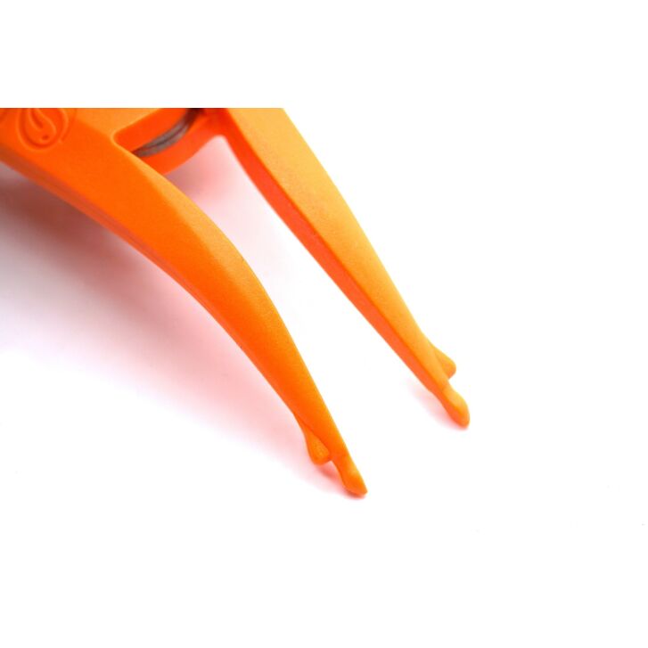 Guru Pellet Plier