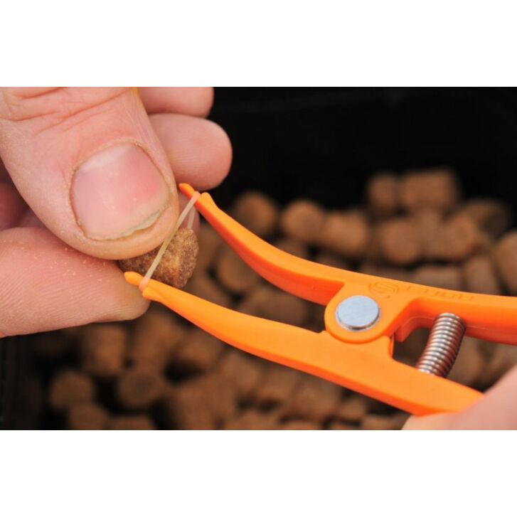 Guru Pellet Plier