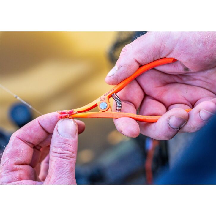 Guru Pellet Plier
